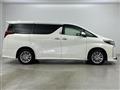 2019 Toyota Alphard Hybrid
