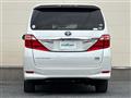 2013 Toyota Alphard Hybrid
