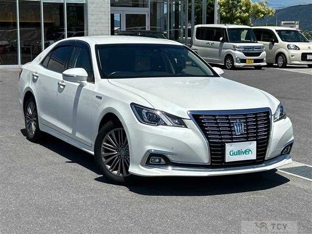 2017 Toyota Crown Hybrid