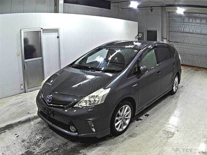 2013 Toyota PRIUS α