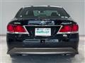 2013 Toyota Crown Hybrid