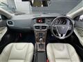 2020 Volvo V40