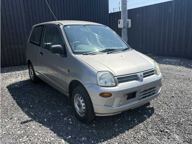 2005 Mitsubishi Minica