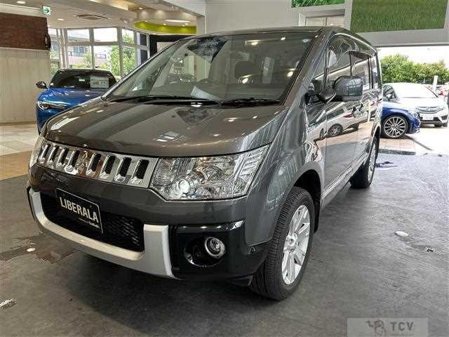2017 Mitsubishi Delica D5