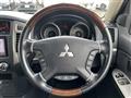 2015 Mitsubishi Pajero