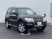 2015 Mitsubishi Pajero