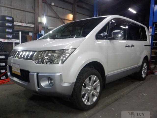 2012 Mitsubishi Delica D5