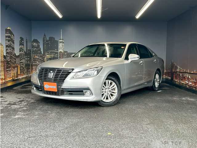 2014 Toyota Crown