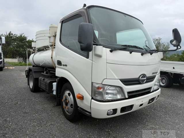 2011 Hino Dutro