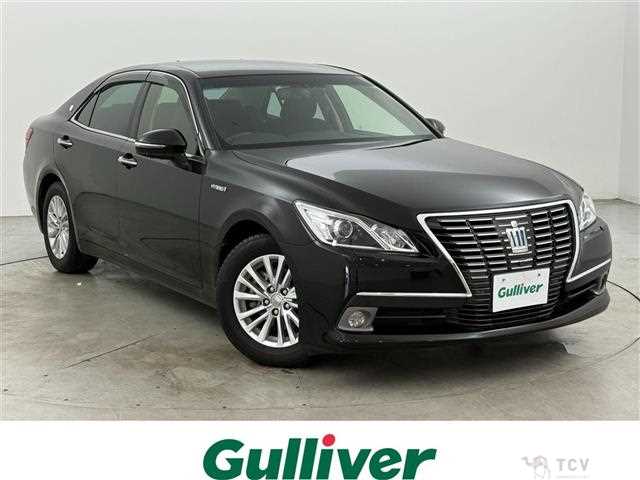 2013 Toyota Crown Hybrid