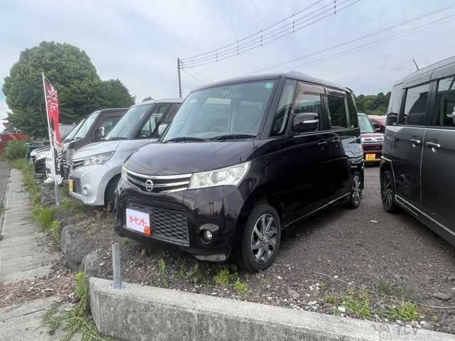2011 Nissan ROOX