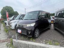 2011 Nissan ROOX