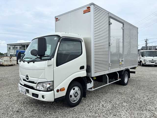 2025 Hino Dutro