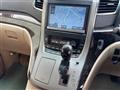 2013 Toyota Alphard Hybrid