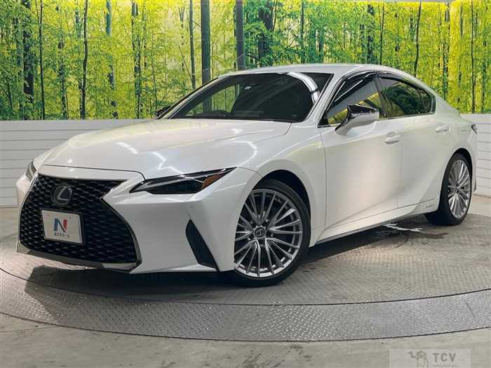 2021 Lexus IS