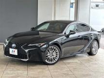 2021 Lexus IS