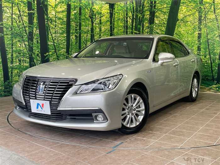 2013 Toyota Crown Hybrid