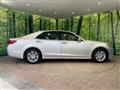 2013 Toyota Crown Hybrid