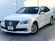 2013 Toyota Crown Hybrid