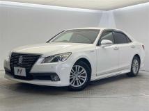 2013 Toyota Crown Hybrid
