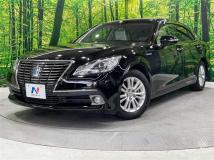 2014 Toyota Crown Hybrid