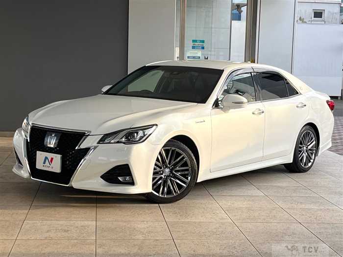 2016 Toyota Crown Hybrid