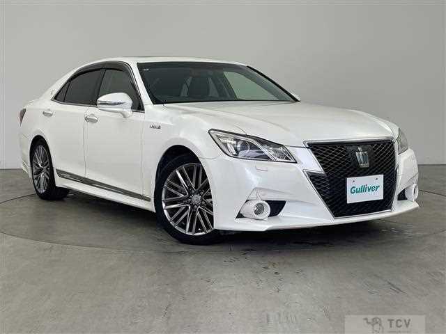 2013 Toyota Crown Hybrid