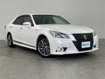 2013 Toyota Crown Hybrid