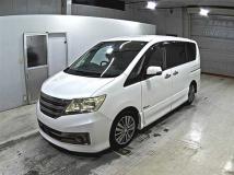 2013 Nissan Serena