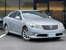 2011 Toyota Crown Royal Series