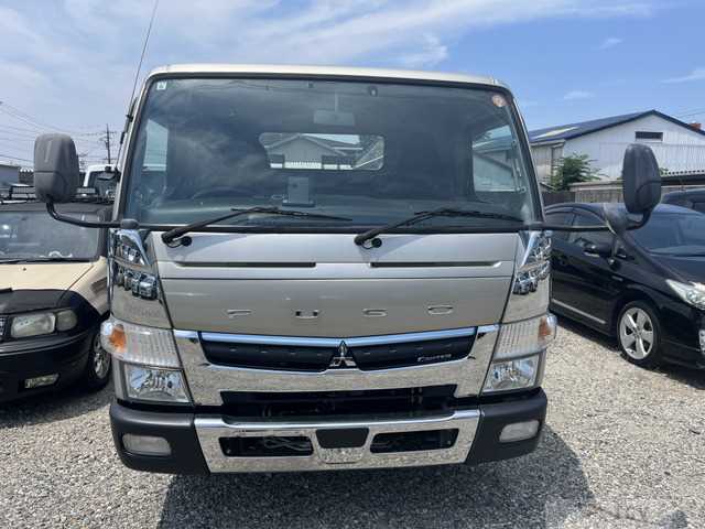 2021 Mitsubishi Canter