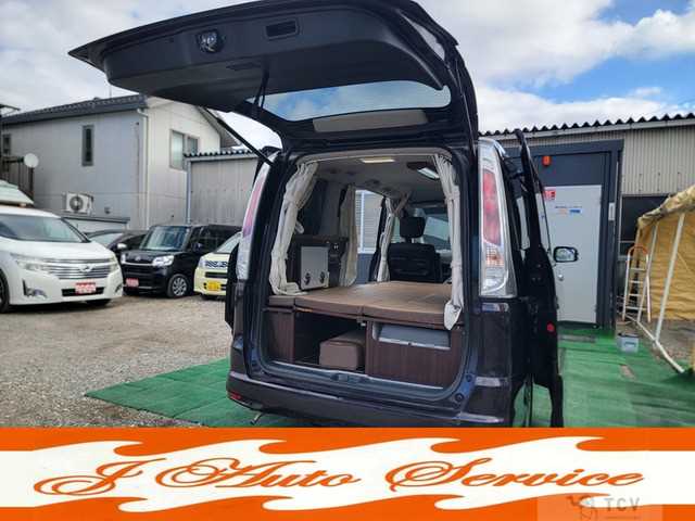 2011 Nissan Serena
