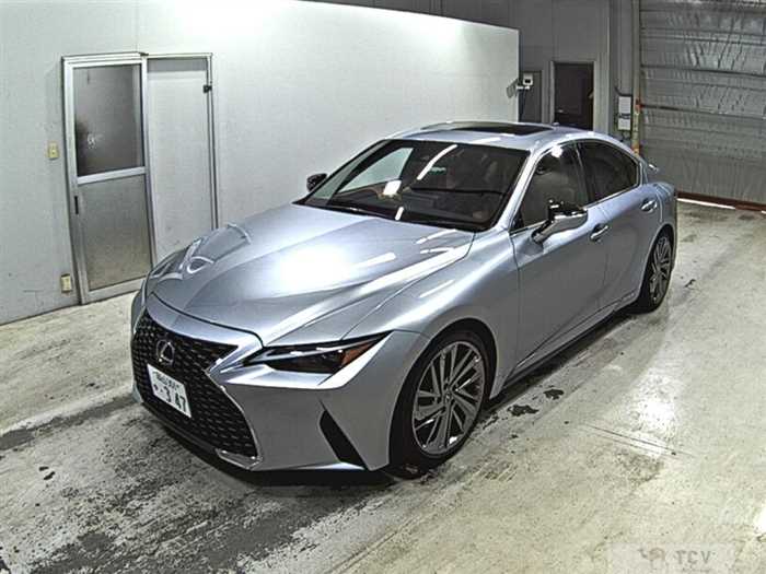 2021 Lexus IS