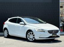 2020 Volvo V40