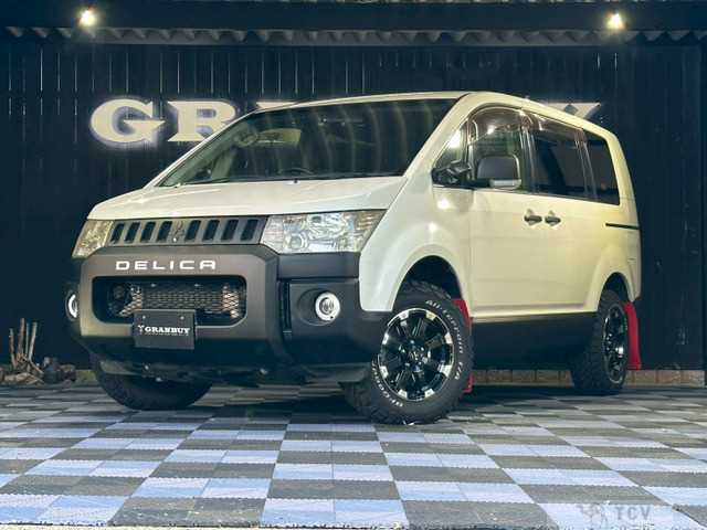 2013 Mitsubishi Delica D5