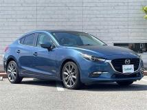 2017 Mazda Axela