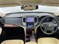 2013 Toyota Crown Hybrid