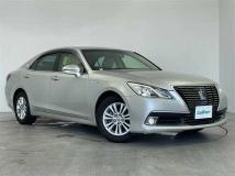 2013 Toyota Crown Hybrid