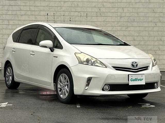 2013 Toyota PRIUS α