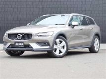 2022 Volvo V60