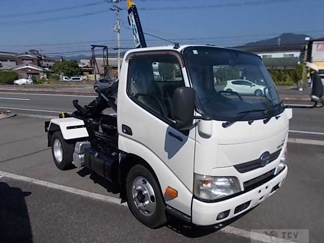 2011 Hino Dutro