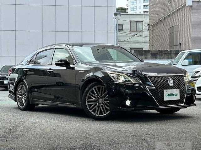 2013 Toyota Crown Hybrid