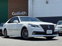 2013 Toyota Crown Hybrid