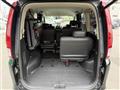 2005 Nissan Serena