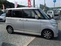 2011 Nissan ROOX