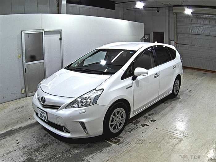2013 Toyota PRIUS α