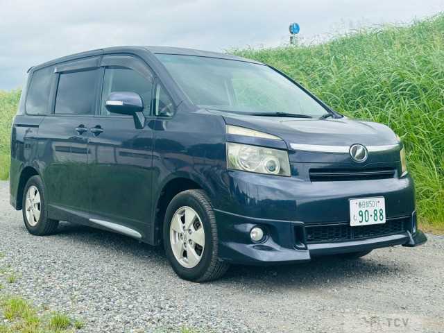 2007 Toyota Voxy
