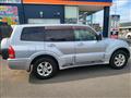 2005 Mitsubishi Pajero
