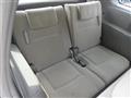 2005 Toyota Isis