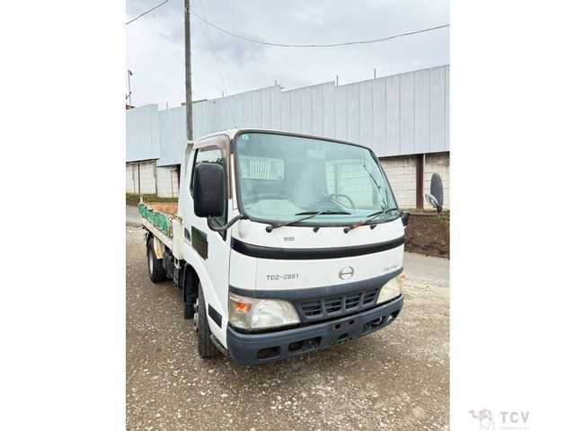 2002 Hino Dutro